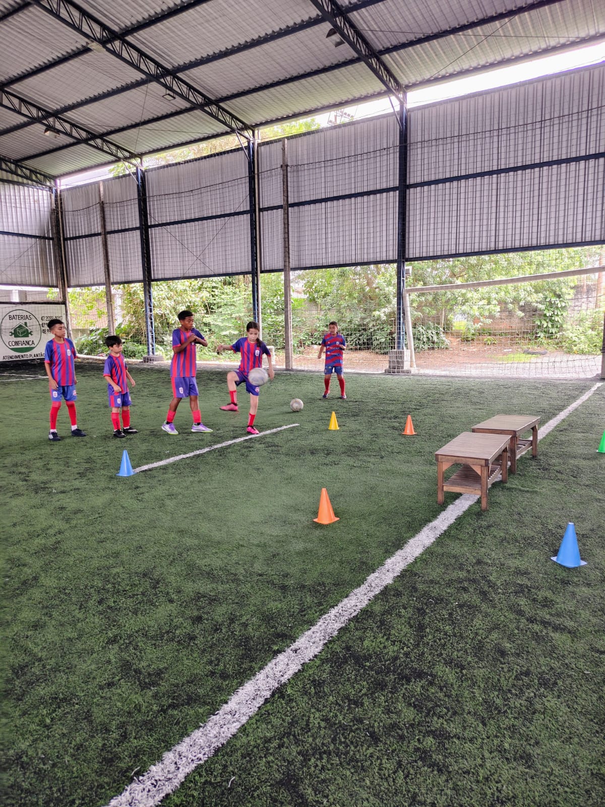 Projeto Craques do Futuro: esporte e inclusão para 136 adolescentes de Itajaí